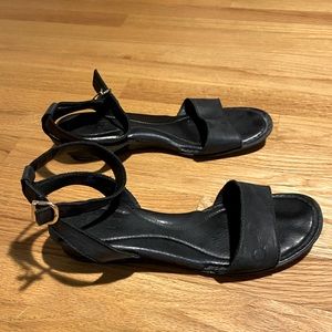 Born ankle strap flat sandals, black, size 8 US